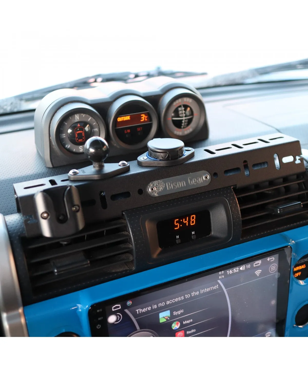 BisonGear Dash Mounting Platform for FJ Cruiser