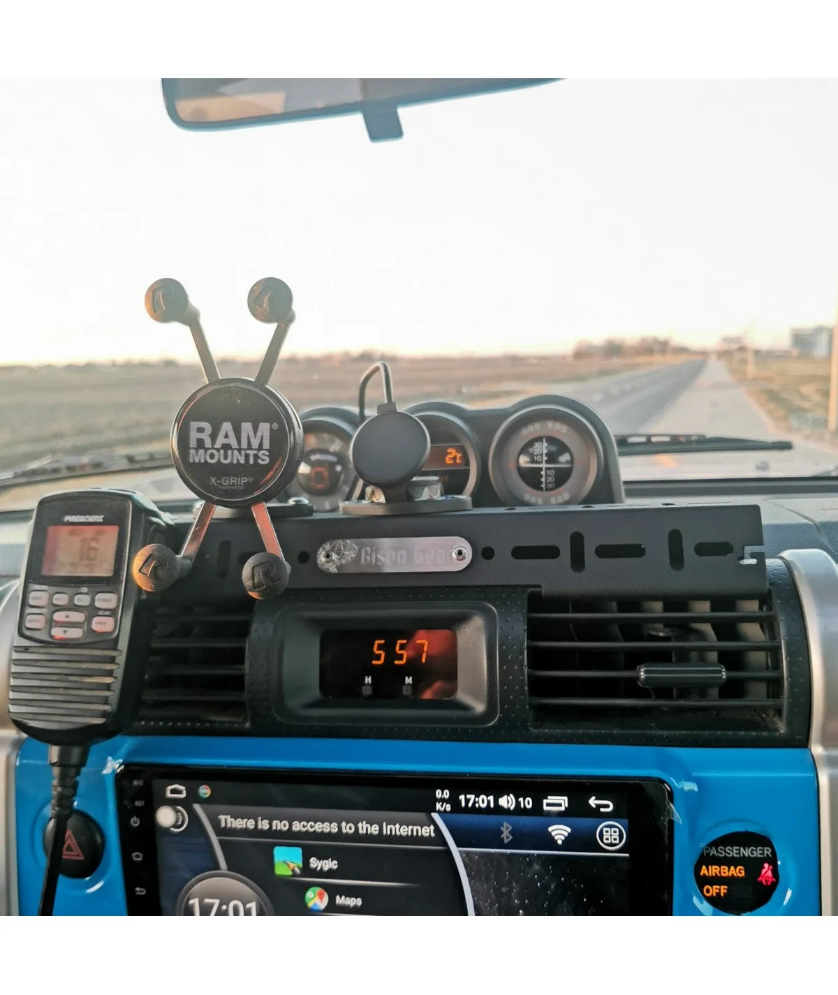 BisonGear Dash Mounting Platform for FJ Cruiser