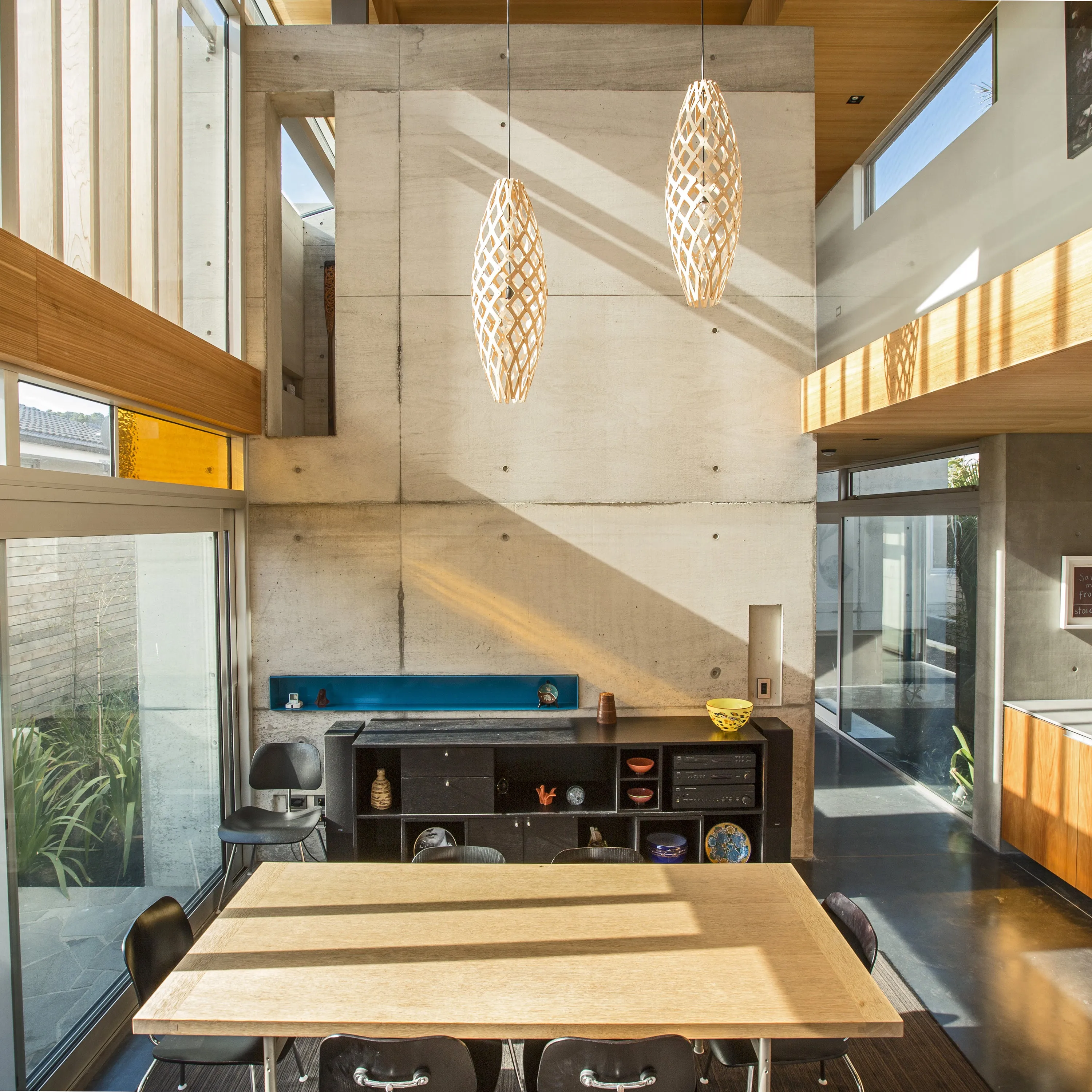 Hinaki Pendant Light