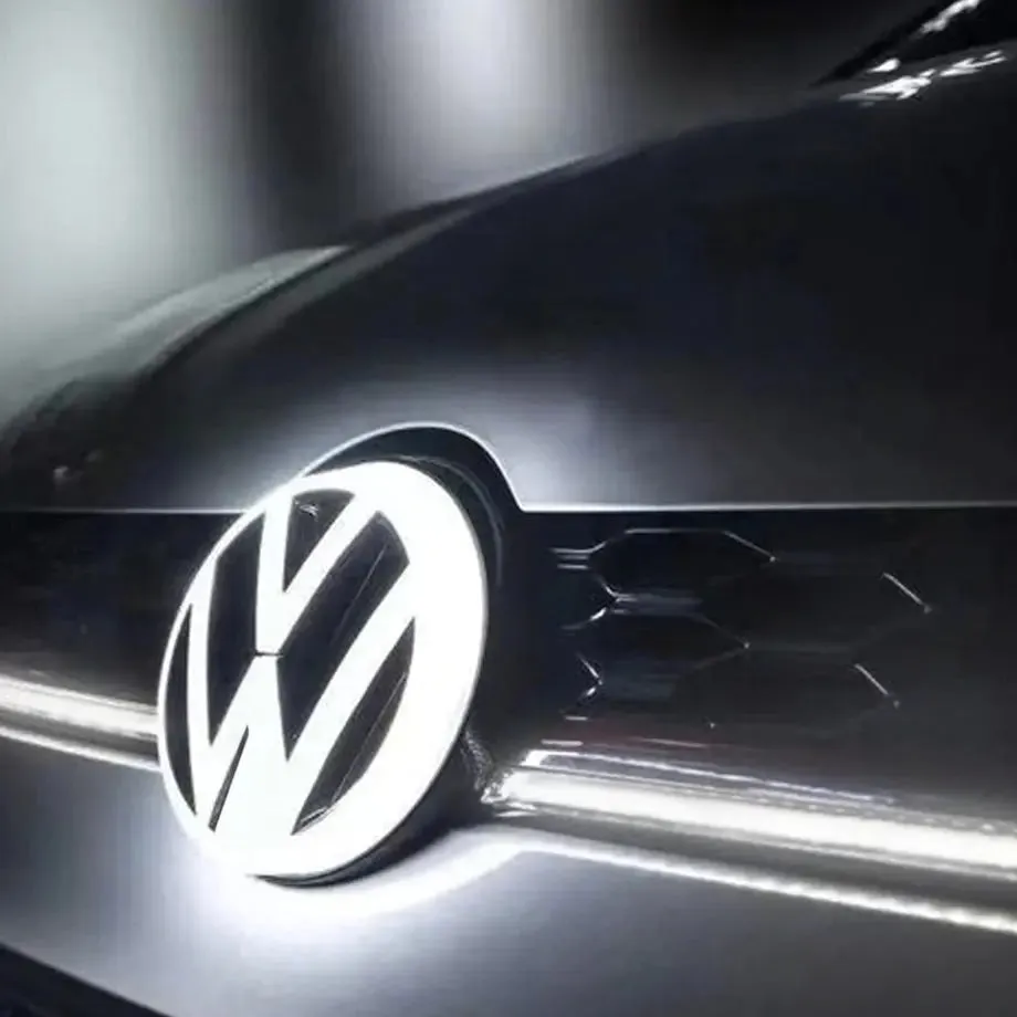 Suitable To Fit VW - Universal Golf 8 Style Dynamic LED Emblem Badge With DRL Grille Strip
