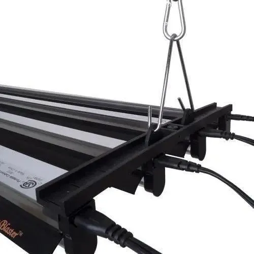 SunBlaster Universal T5 / LED Light Strip Hanger Kit